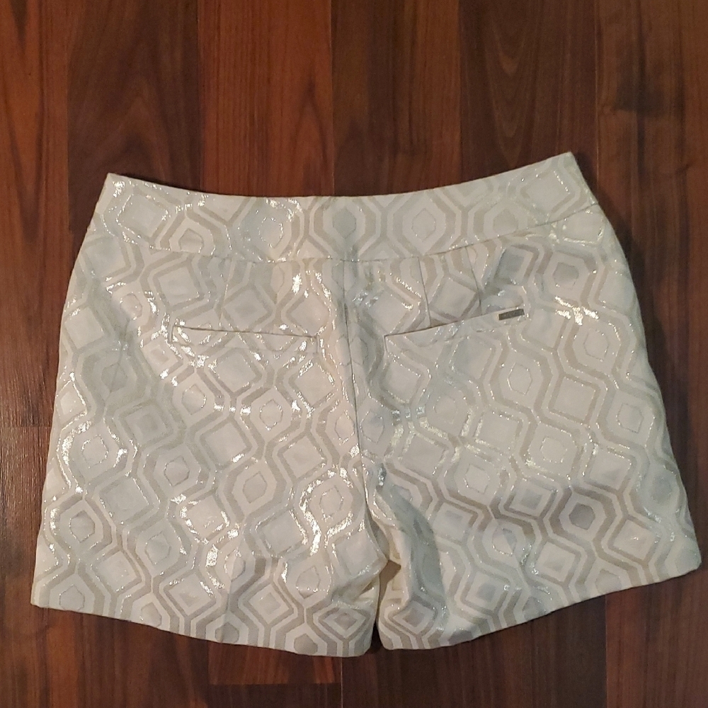 White House Black Market Geometric White Shorts - Picture 3 of 7